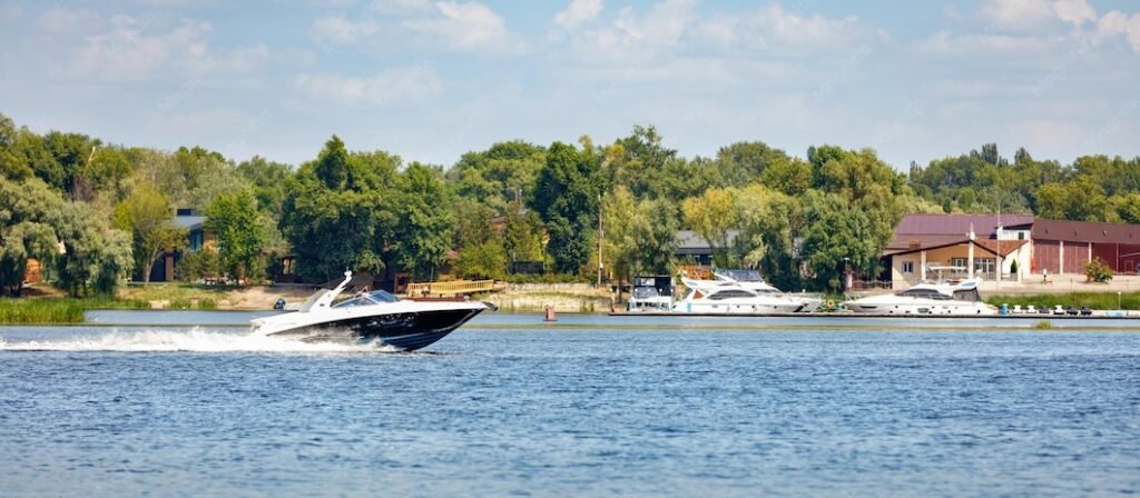 What to Do When Boating on a Waterway With VHF Radio Coverage